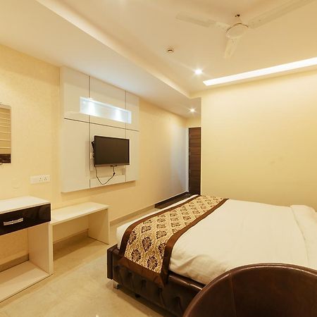 Radical Palace Hotel And Restaurant لاكناو المظهر الخارجي الصورة