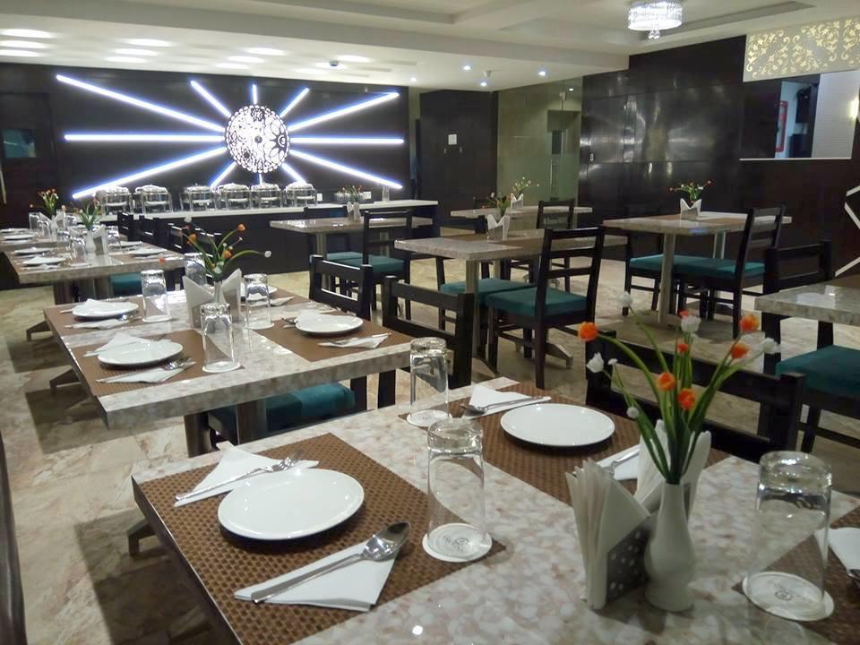 Radical Palace Hotel And Restaurant لاكناو المظهر الخارجي الصورة