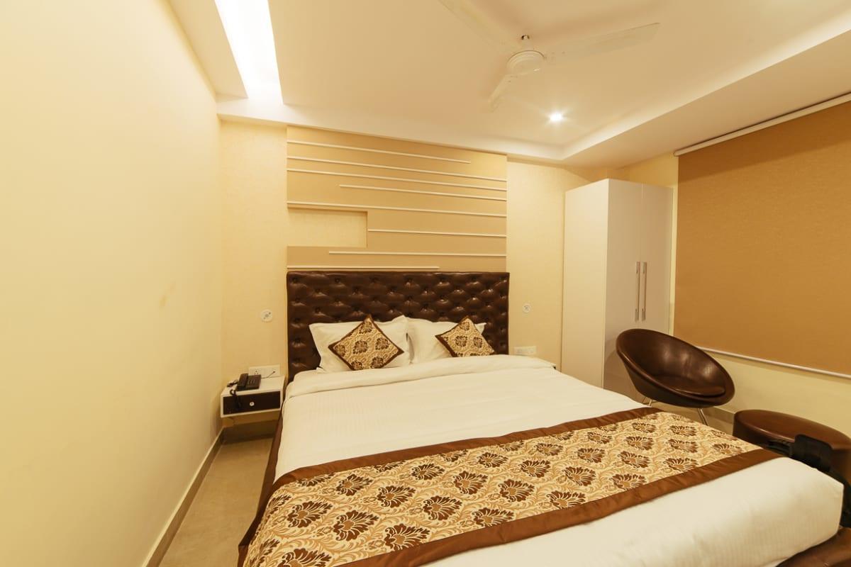 Radical Palace Hotel And Restaurant لاكناو المظهر الخارجي الصورة