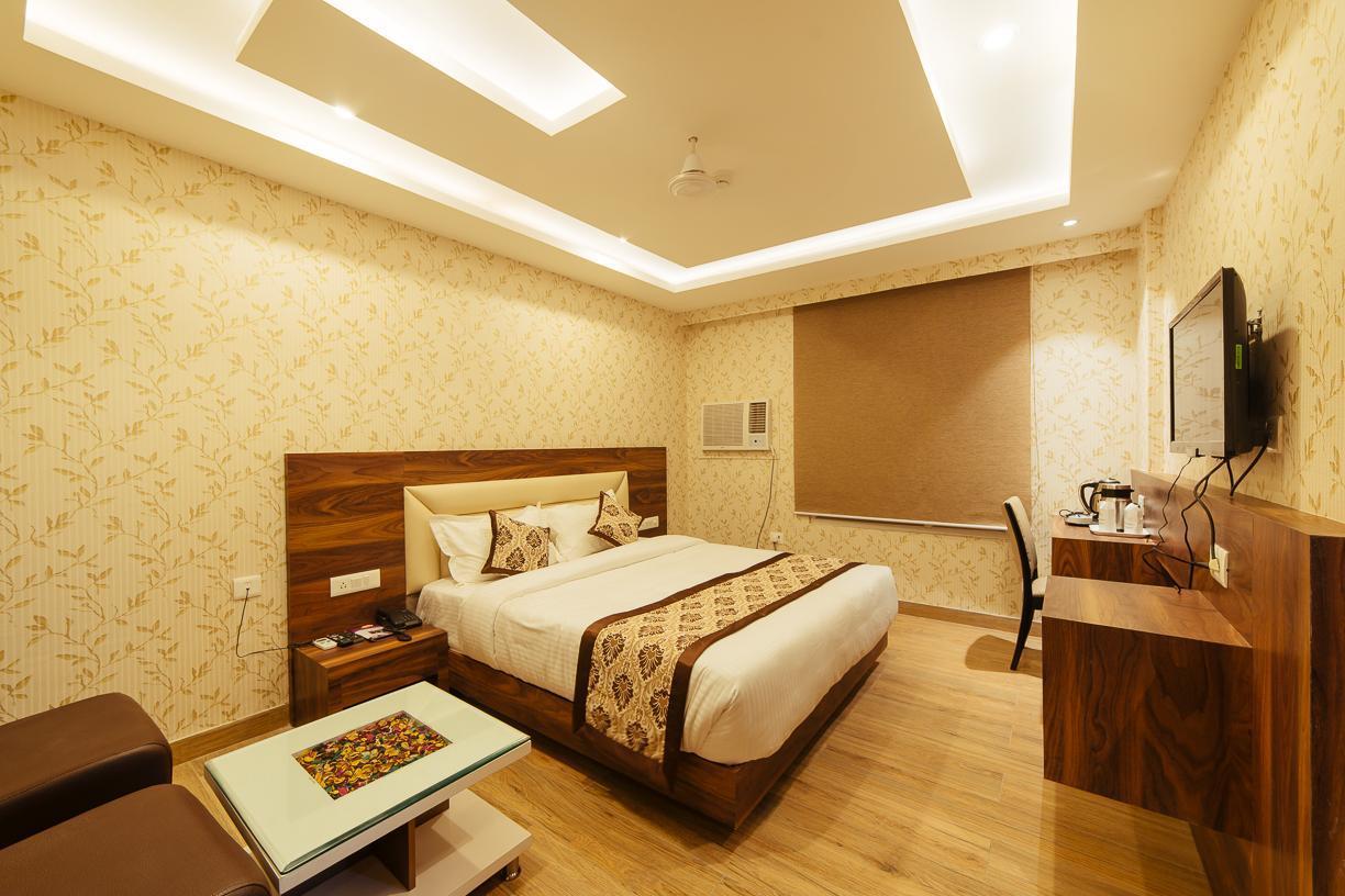 Radical Palace Hotel And Restaurant لاكناو المظهر الخارجي الصورة