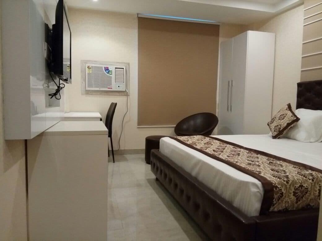 Radical Palace Hotel And Restaurant لاكناو المظهر الخارجي الصورة